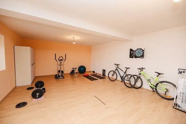 Cozy Villa in Opot Rural Area Private Pool Barbecue Playground for Children