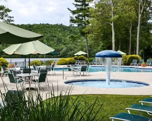 Cozy Pocono Mountain Escape - Havuz