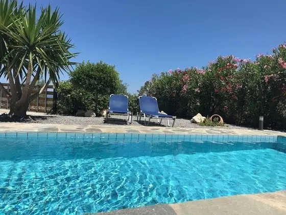 Cozy Villa With Pool and Parasol in Kirianna