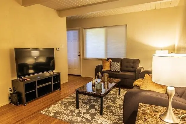 Cozy Richmond Two Bedroom - Oda Düzeni