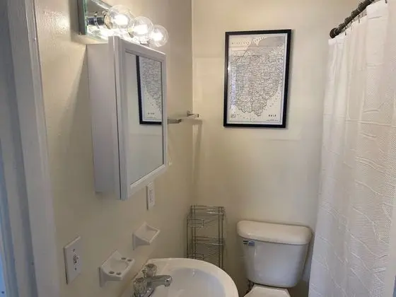 Cozy, Roomy 1 Bedroom Home in Cincinnati - Banyo Tipleri