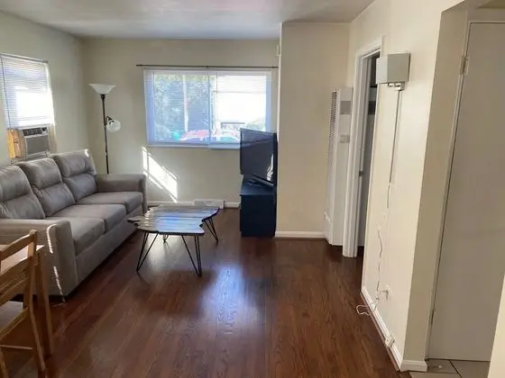 Cozy, Roomy 1 Bedroom Home in Cincinnati - Oda Düzeni