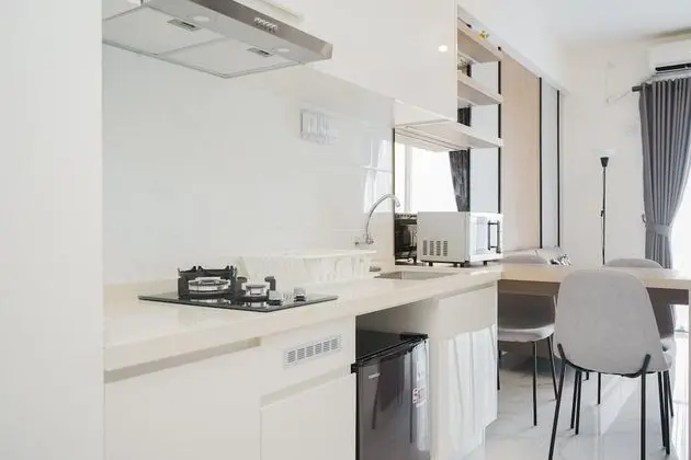 Cozy And Simply 2Br At Sky House Bsd Apartment - Mutfak
