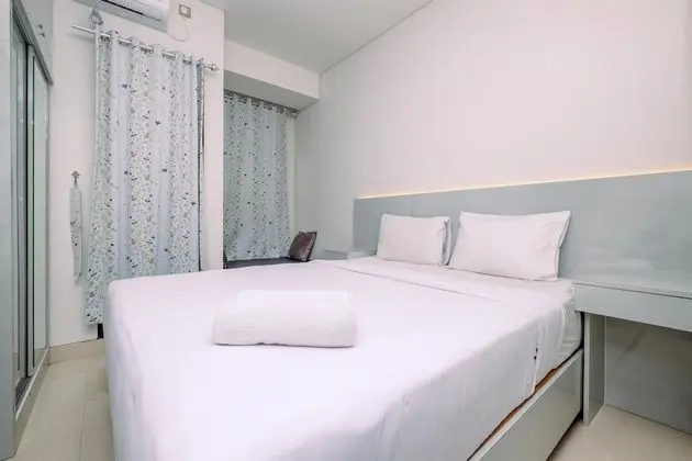 Cozy And Simply Look Studio Room At Transpark Cibubur Apartment