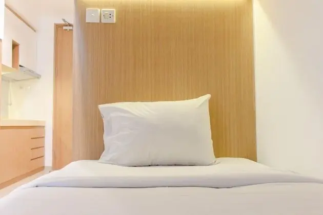 Cozy And Simply Studio Apartment Tree Park City Cikokol