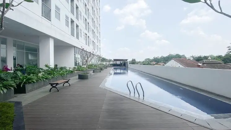 Cozy And Simply Studio At Serpong Garden Apartment - Havuz