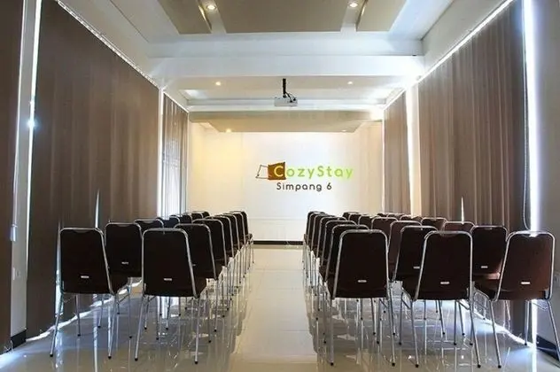 Cozy Stay Hotel Simpang Enam