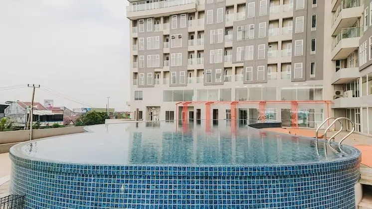 Cozy Stay Studio Apartment At Amazana Serpong - Havuz