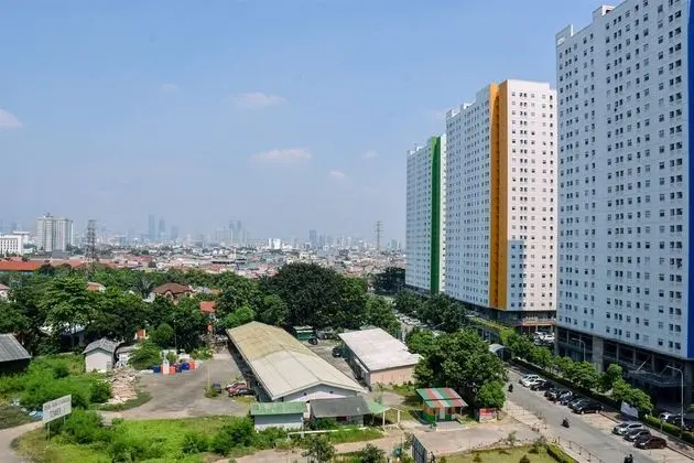 Cozy Stay Studio Room at Green Pramuka City Apartment