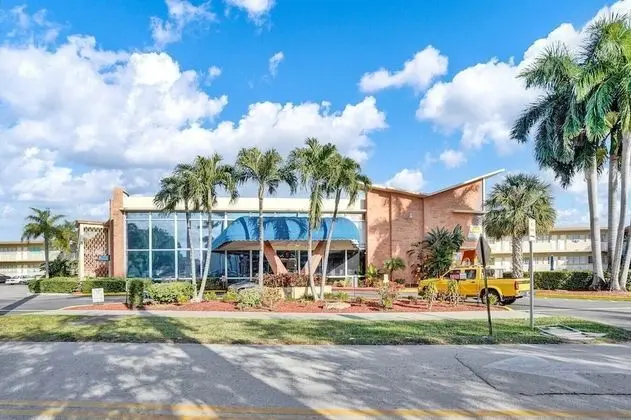 Cozy Studio/1bath, Hallandale Beach, Pool & Free Parking!