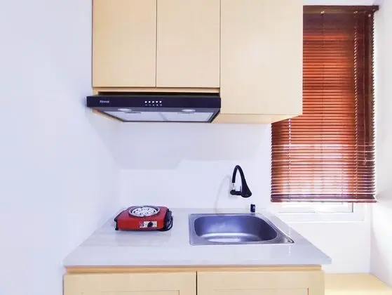 Cozy Studio At 9Th Floor Paltrow City Apartment - Mutfak
