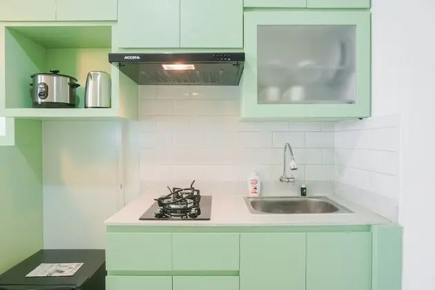 Cozy Studio at Amethyst Apartment - Mutfak