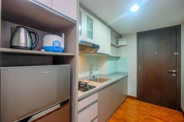 Cozy Studio Apartment at H Residence near MT Haryono - Mutfak