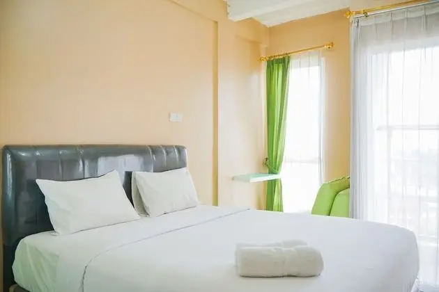 Cozy Studio Apartment at Tamansari Skylounge near Soetta Airport - Öne Çıkan Resim