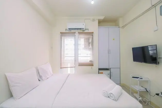 Cozy Studio with Direct Access to Mall at Green Pramuka Apartment