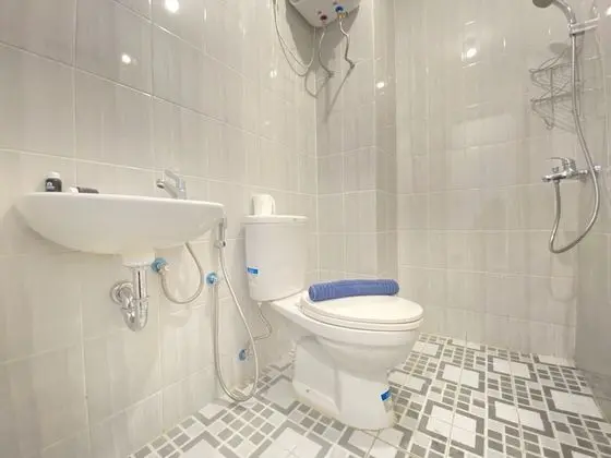 Cozy Studio The Lodge Paskal Apartment near 23 Paskal - Banyo Tipleri