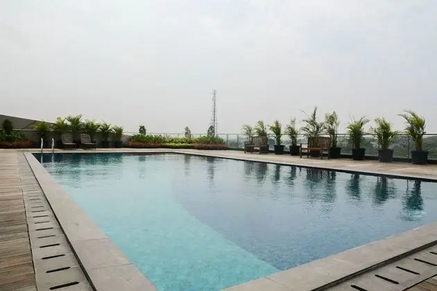 Cozy Studio Tree Park Apartment near BSD City - Havuz