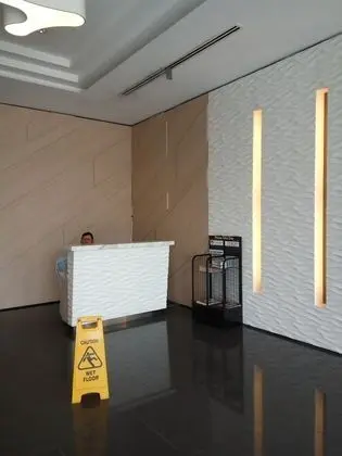 Cozy Suite near Airport & LRT Station - Lobi