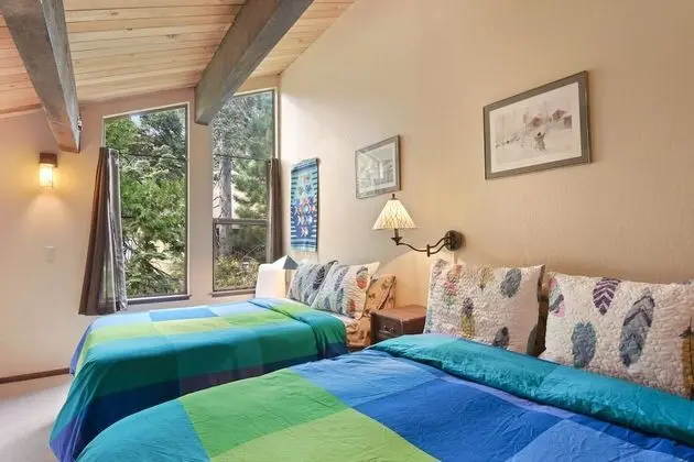 Cozy Tahoe Getaway - Oda