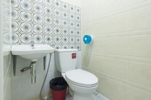 Cozy TownHouse HuaLampong - Banyo Tipleri