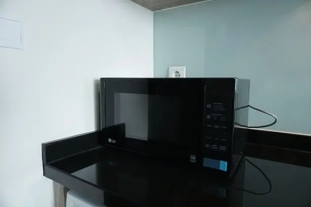 Cozy and Tranquil Studio Menteng Park Apartment - İç Mekan