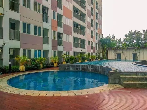 Cozy And Warm Studio At Grand Sentraland Karawang Apartment - Havuz