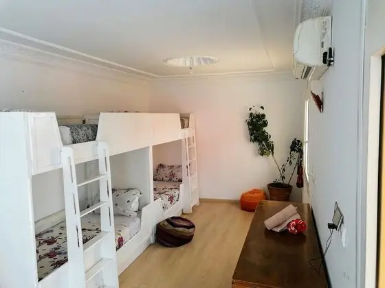 Cozy White House - Hostel - Oda