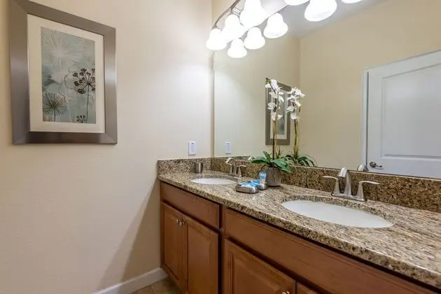 Cozzy home 5Bdr 5Bath with Pvt Pool and close to Disney parks - Oda