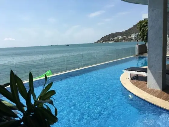 Cozzy Seaview Apartment - Havuz