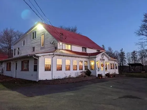 Crabbe Mountain Inn