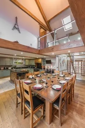 Crai Crai in Crai With 4 Bedrooms and 6 Bathrooms - Oda