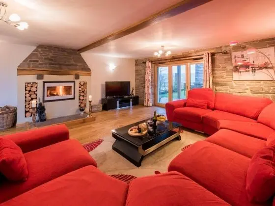 Crai Crai in Crai With 4 Bedrooms and 6 Bathrooms - Oda