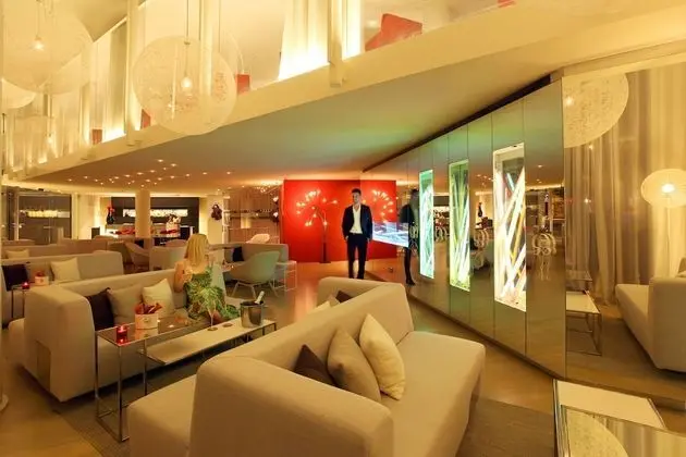 Cram Hotel - Lobi
