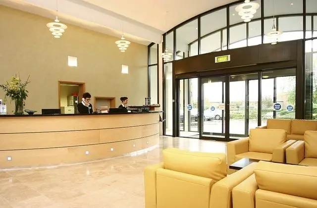 Cranfield Management Development Centre - Lobi