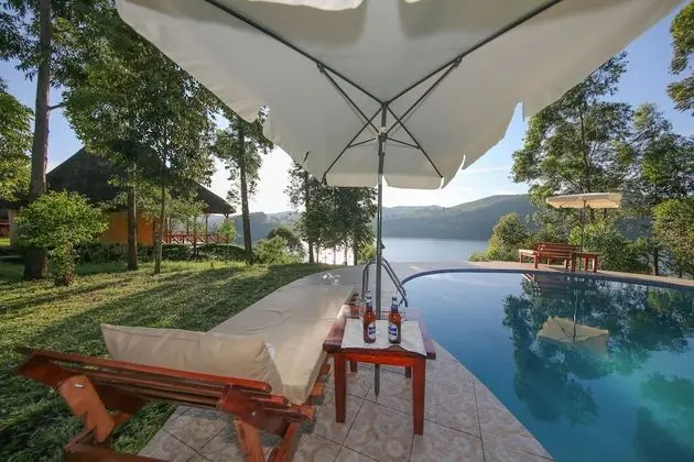 Crater Safari Lodge - Havuz