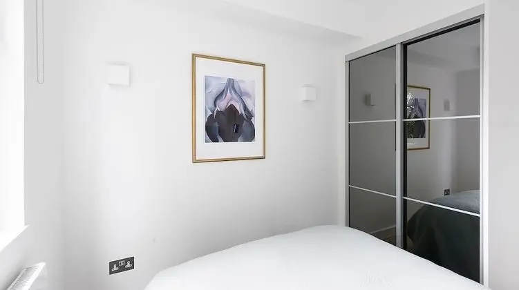 Craven Hill by Lime Street - Oda
