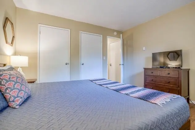 Creekside Condo 136 - Oda