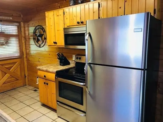 Creekside Dreams - One Bedroom Cabin - Mutfak