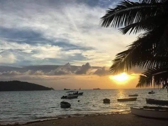 Creole Breeze Self Catering Apartments - Plaj