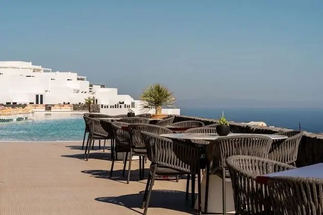 Cresanto Luxury Suites
