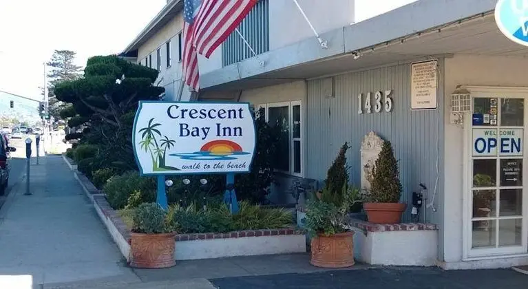 Crescent Bay Inn