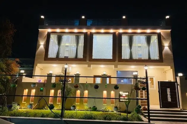 Crescent Inn