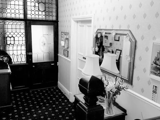 Crescent Lodge Guest House - Lobi