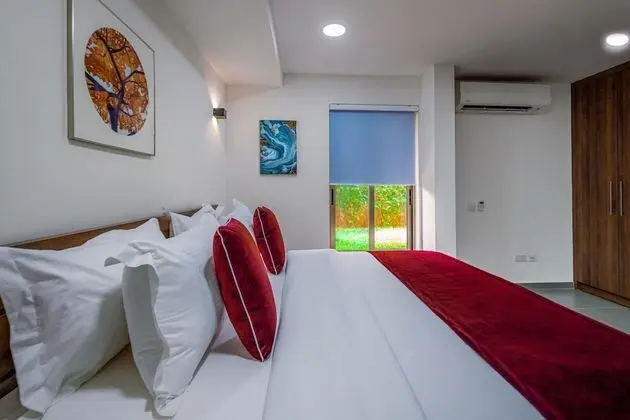 Crest Apartments & Suites