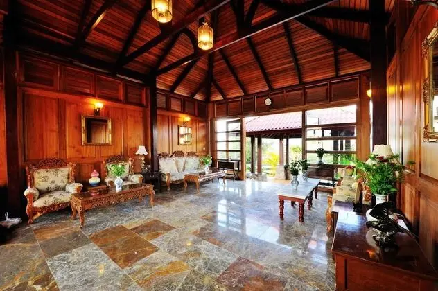 Crest Villa Mansion