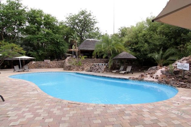 Cresta Mowana Safari Resort & Spa