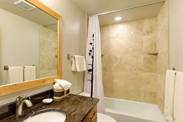 The Crestwood Condominiums