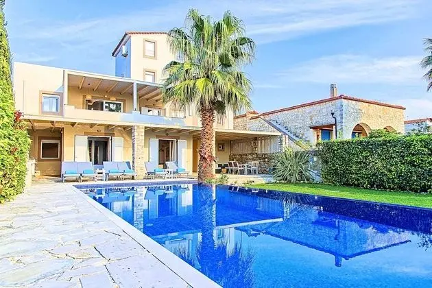 Cretan Mansion with Heated Swimming Pool - Dış Mekan