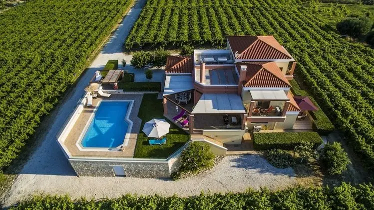 Cretan Vineyard Hill Villa Private Pool, Panoramic View, Beautiful Vineyard