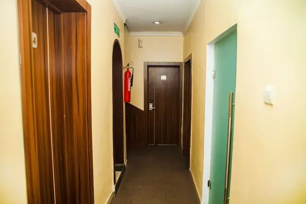 CribVille Hotel & Suites - Lobi